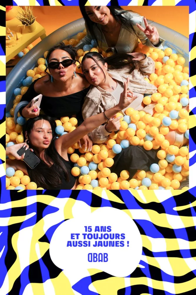 Animation PhotoBooth pour une soirée d'entreprise avec l'option piscine à balle
