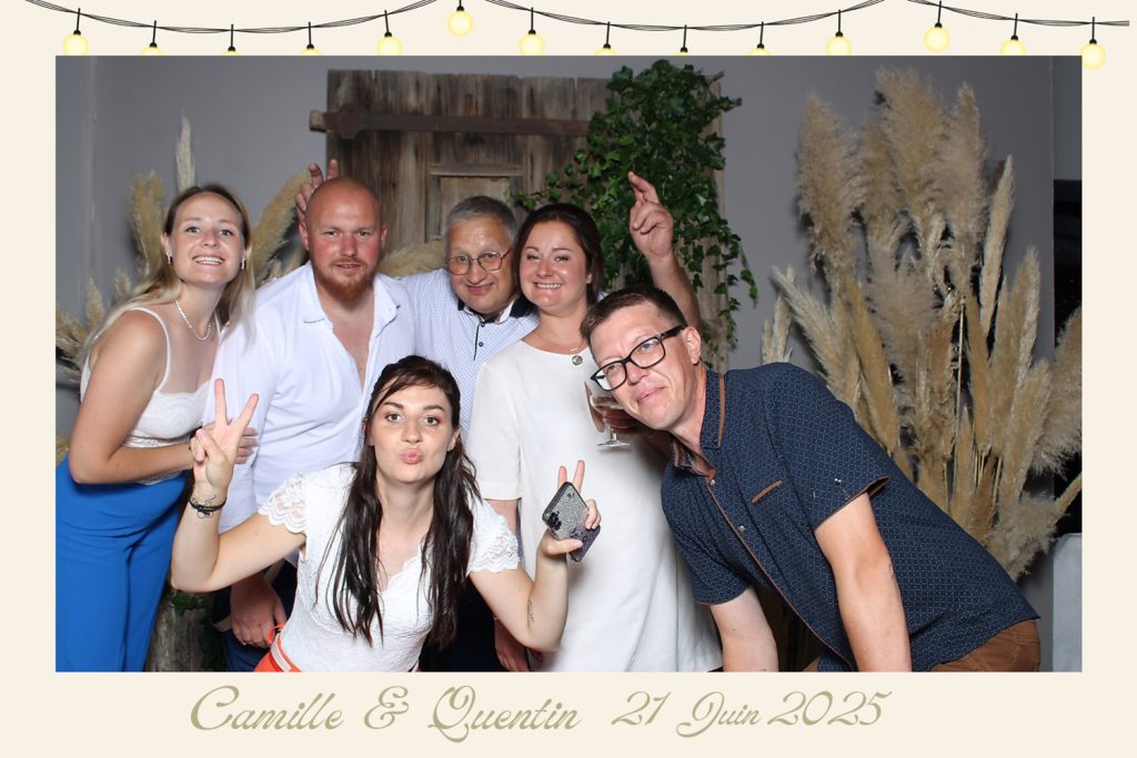 un photobooth animation incontournable pour un mariage réussi