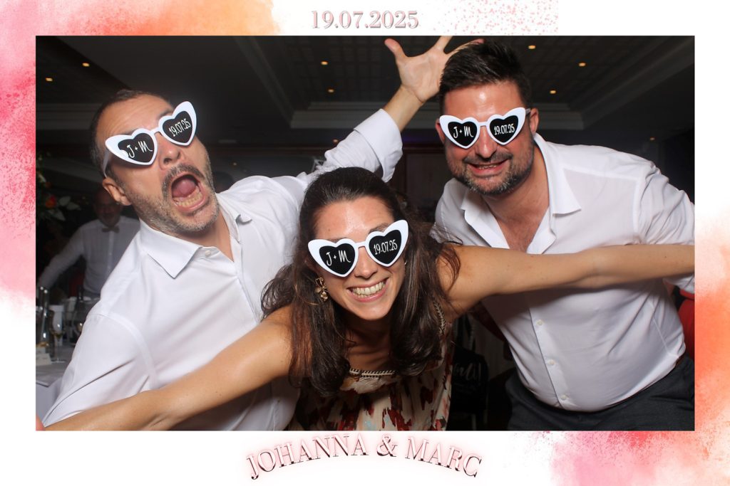un photobooth au château d'Epeyssoles à l'occasion d'un mariage